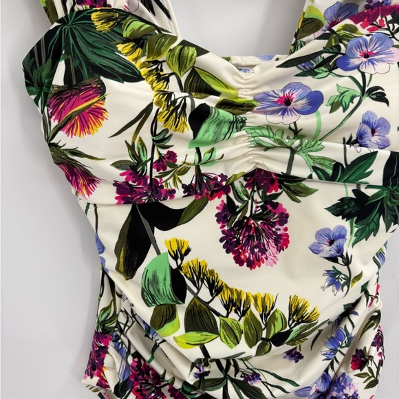 Magic suit miracle suit Natalie one piece modern romance floral bathing suit 8 - Picture 7 of 15